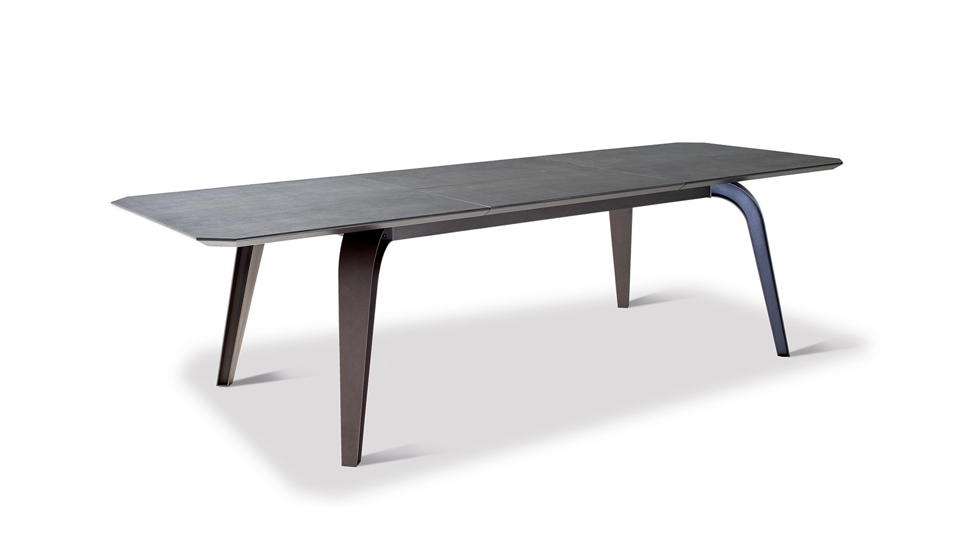 INDUS extendable dining table | A top-of-the-range dining room