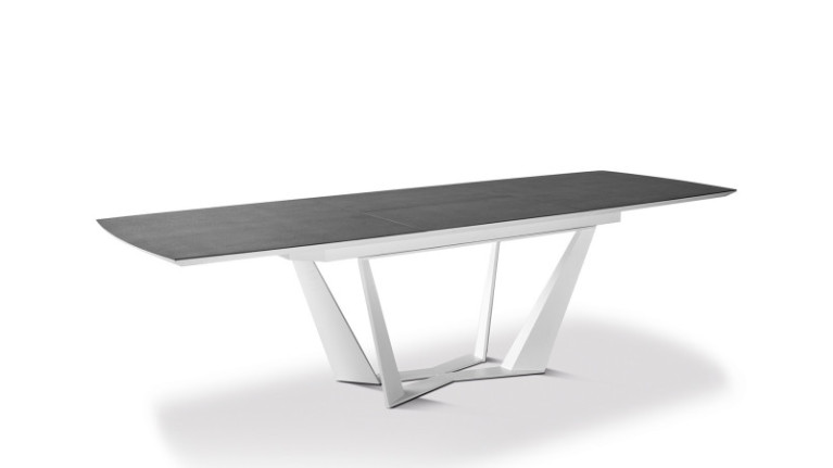 CROSS| Extendable dining table A top-of-the-range dining experience