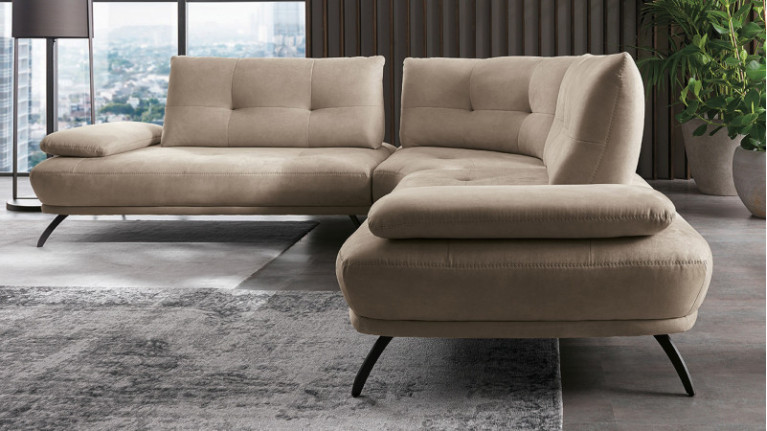 BOGART sofa | Curves accentuated by elegant stitching