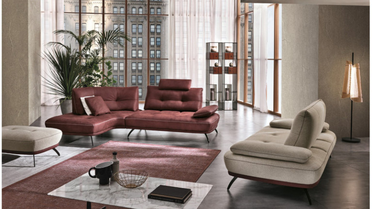 BOGART sofa | Curves accentuated by elegant stitching