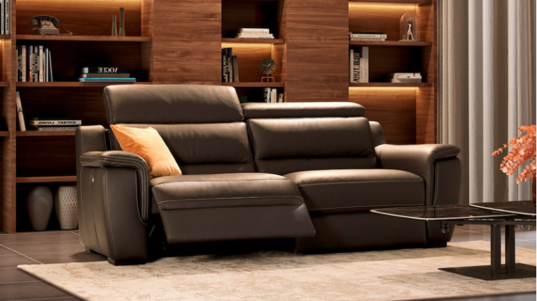 Canapé relaxation électrique MONCEAU - Canapé relax aux lignes sobres, réalisable en cuir ou tissu dans de multiples dimensions.