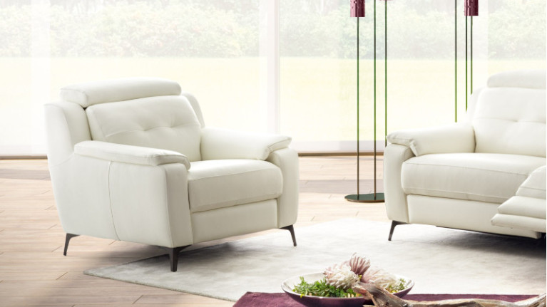 Fauteuil KILIAN - Formes apaisantes et soutien parfait pour ce fauteuil déclinable en plusieurs coloris.