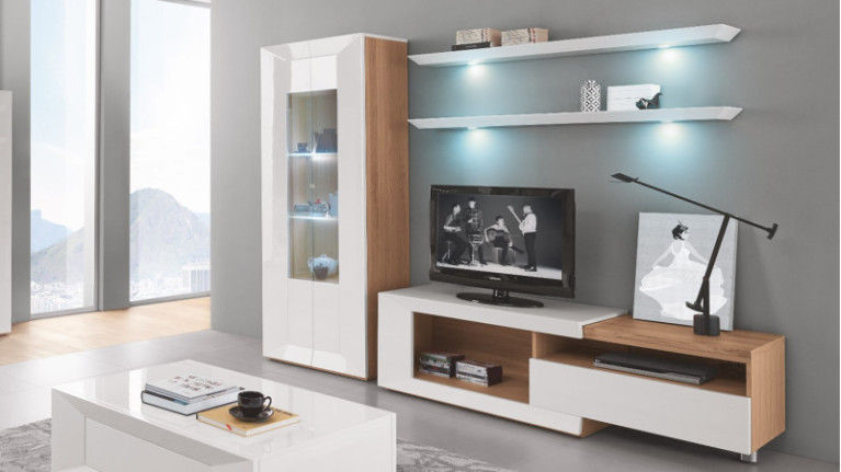 Meuble TV extensible VIGO - Optimisez l'espace de votre pièce à vivre avec ce meubleTV extensible en laque et bois.