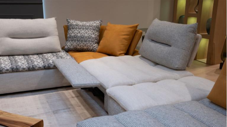 BYBLOS big electric rocking and relaxing armchair | Salon design