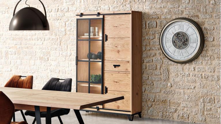 3-door 1-drawer showcase FABRIQUE | An elegant showcase
