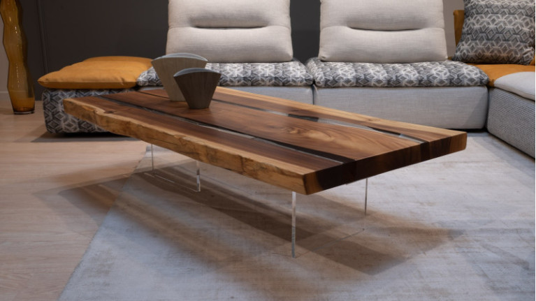 Table basse en bois rectagulaire UNIQUE - Plateau en bois noble et résine. Design unique, existe aussi en verion ronde.