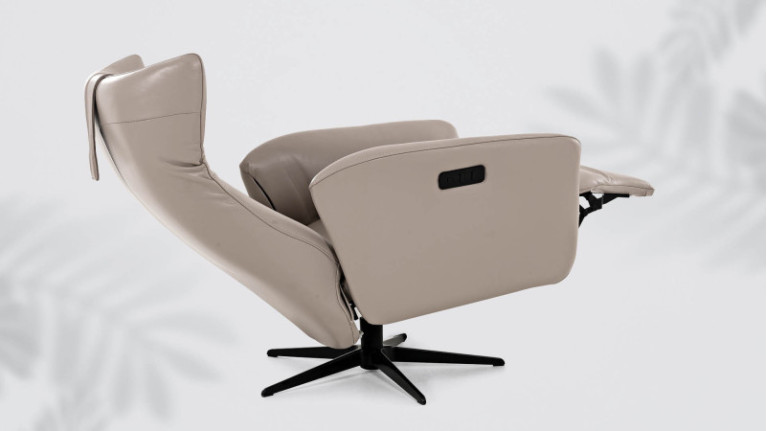 OSLO electric recliner with integrated footrest