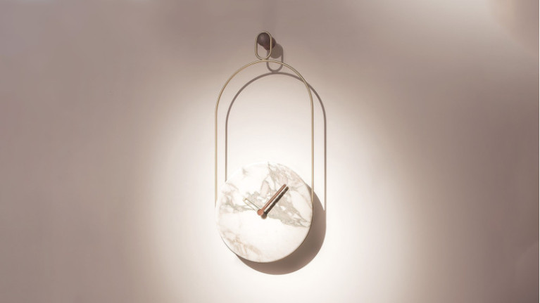 Wall clock ESLABON | Dial in solid wood or marble.