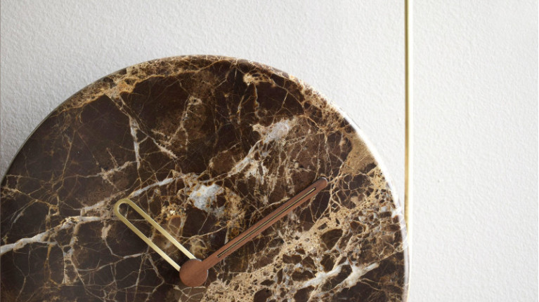 Wall clock ESLABON | Dial in solid wood or marble.