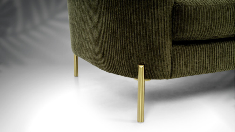 KLUB sofa | Chic and compact available with electric reclining seat