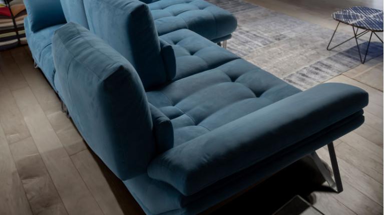 FLY corner sofa | A mustard-yellow velvet-look living room