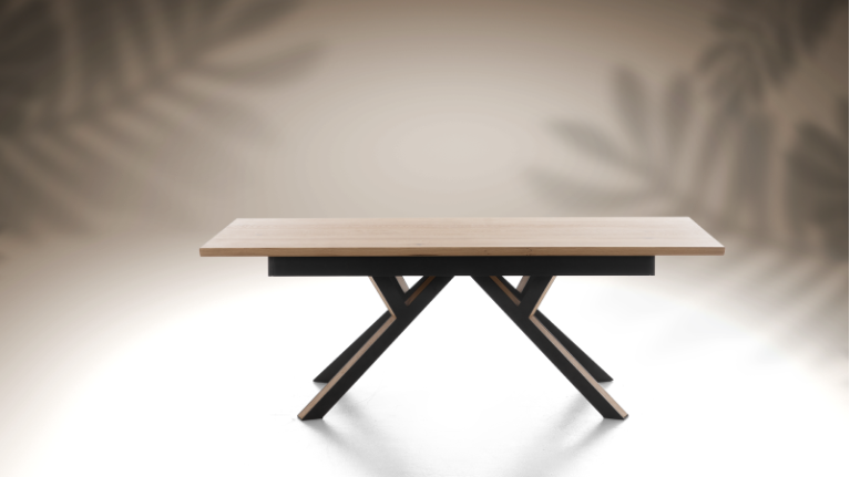 RELIEF solid wood extendable dining table | Oak in the spotlight