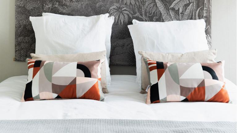 BOBBY cushion | Ultra-soft velvet