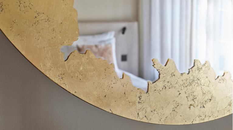 ORNATO I mirror With gold leaf