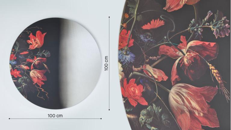 MUSEO mirror I Floral design blends in with the room's reflections