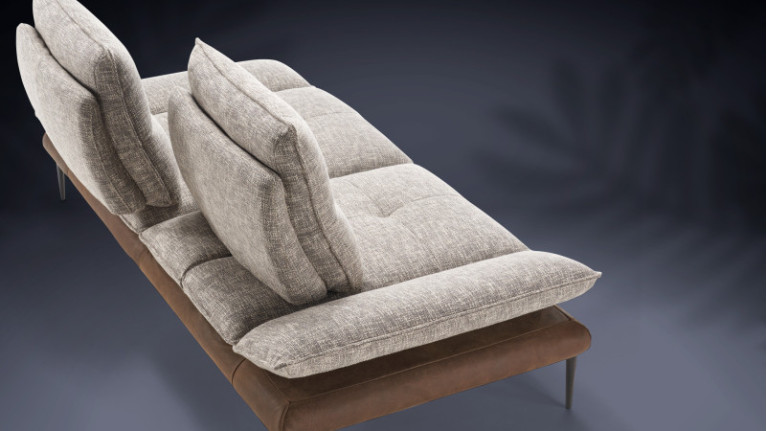 VALENTINO leather sofa | The refinement of Italian design