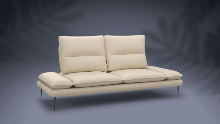 VALENTINO leather sofa | The refinement of Italian design
