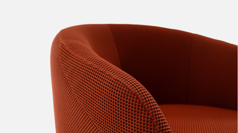 ILARY swivel armchair | Generous volume