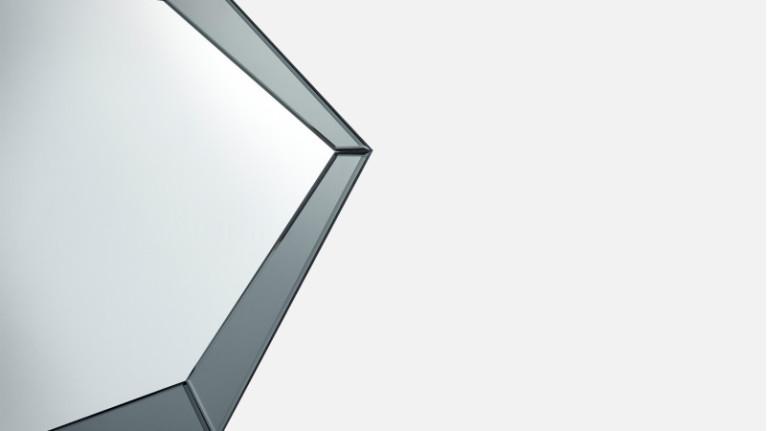 Mirror POLYGON GREY | A faceted mirror for infinite brilliance
