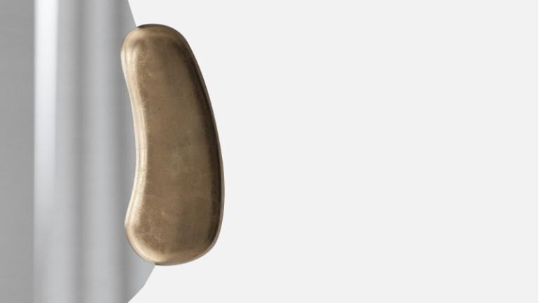 CALCO HALL Mirror | Relief & texture