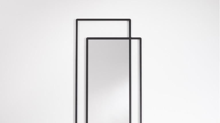 BORDO mirror | The illusion of relief