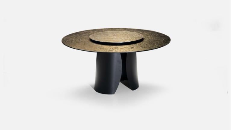 OTTO round dining table | Molten glass