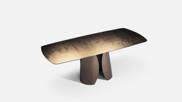 OTTO extendable dining table | Molten glass