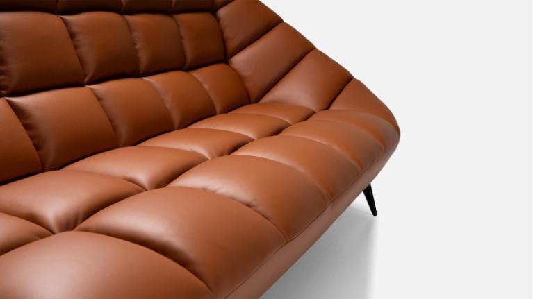 3-seater leather sofa DIAMANT | A refined vintage interior