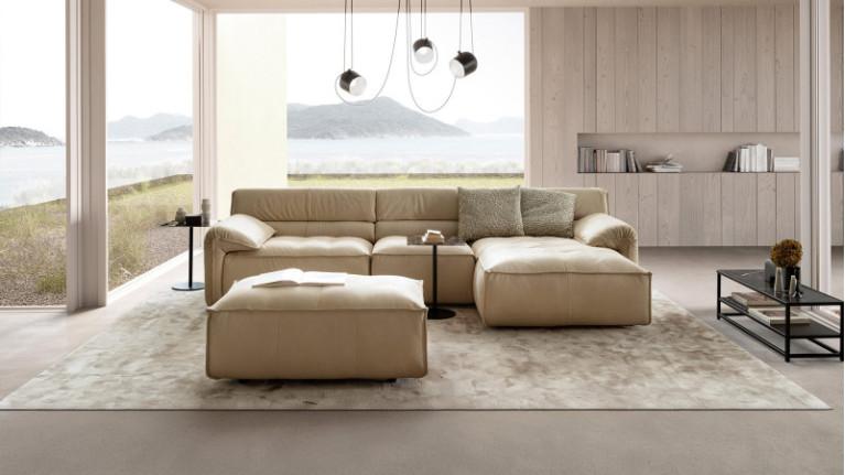 VOLA modular corner sofa in beige leather | Generous dimensions