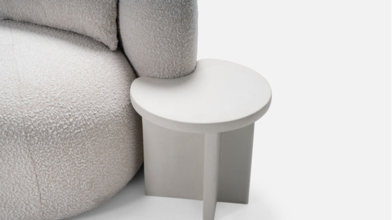 MOLLIS armchair and sofa section l Enveloping curves