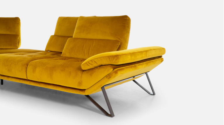 FLY sofa | A white leather living room