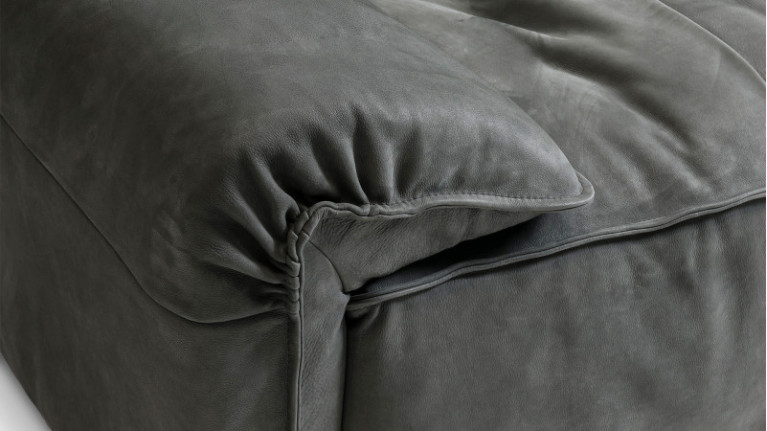 VOLA fabric corner sofa | Generous dimensions