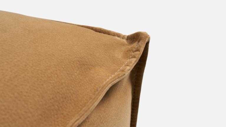 VOLA fabric corner sofa chaise longue | Generous dimensions