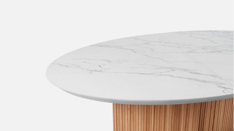 CANNELE extendable dining table | Soft, harmonious curves