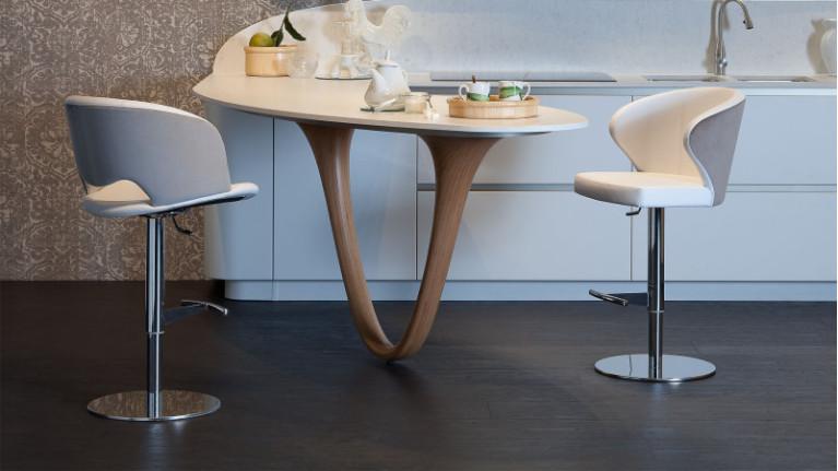 DORIS stool - Customizable colors and legs