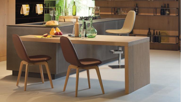 KUBE stool - Customizable color and base