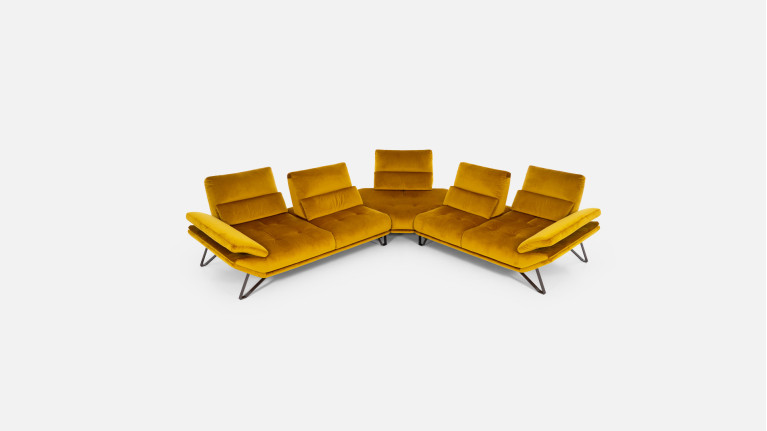 FLY corner sofa | A mustard-yellow velvet-look living room