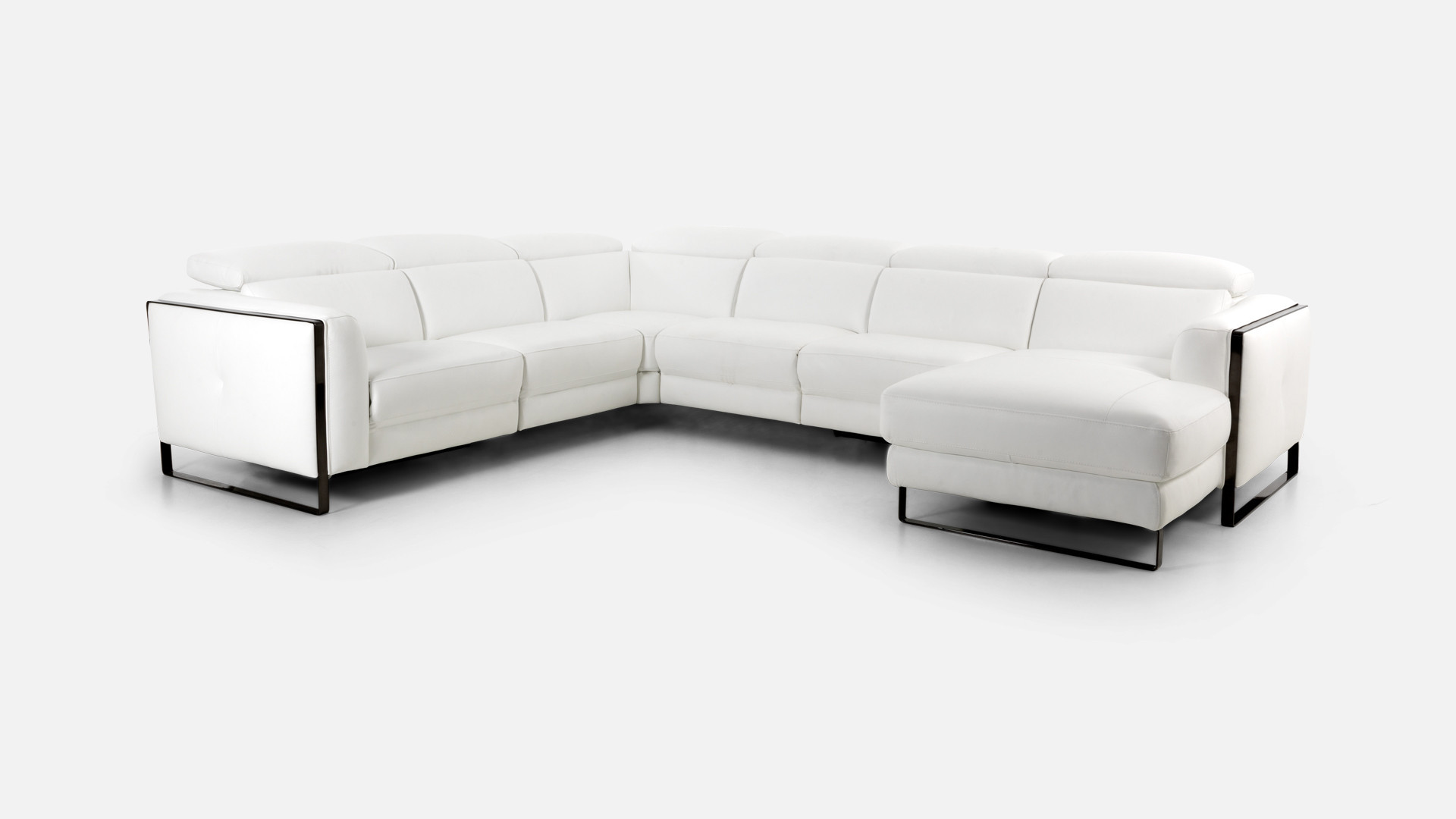 BRADLEY corner sofa chaise longue | superior comfort with spacious seats and headrests.