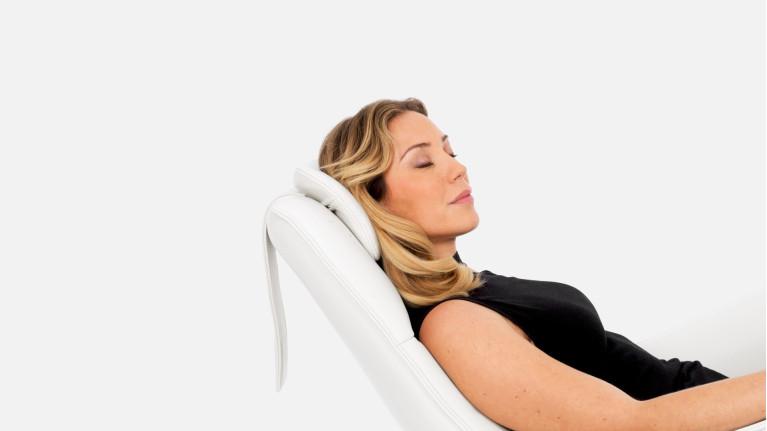 FLOCON electric recliner | Wrap-around design and lines