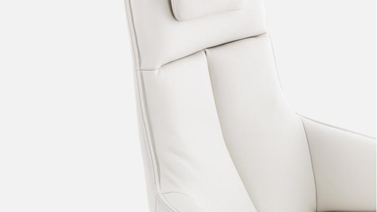 FLOCON electric recliner | Wrap-around design and lines