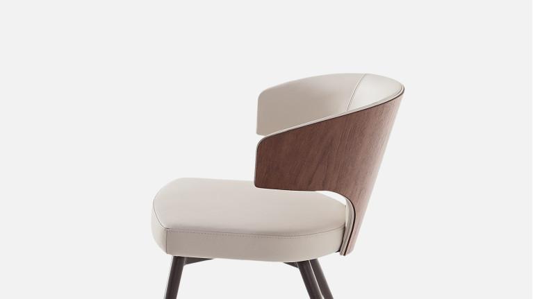 Chaise WING | Play the contemporary card