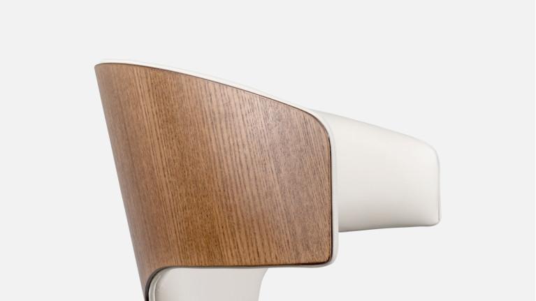 WING bar stool | Play the contemporary card