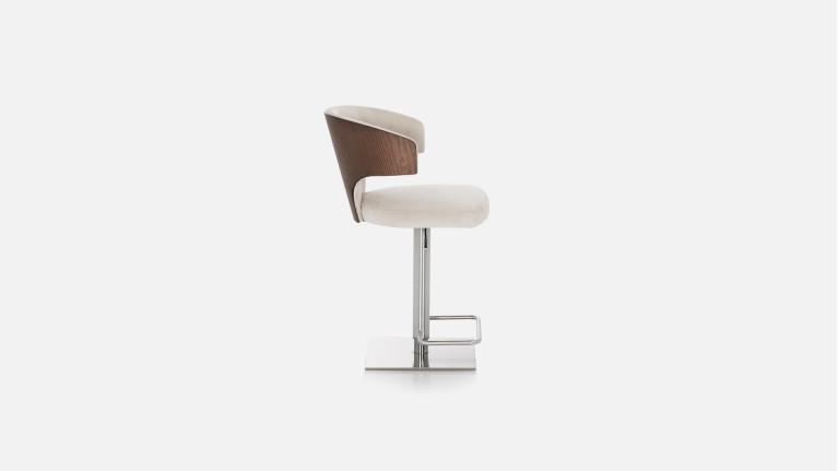 WING bar stool | Play the contemporary card
