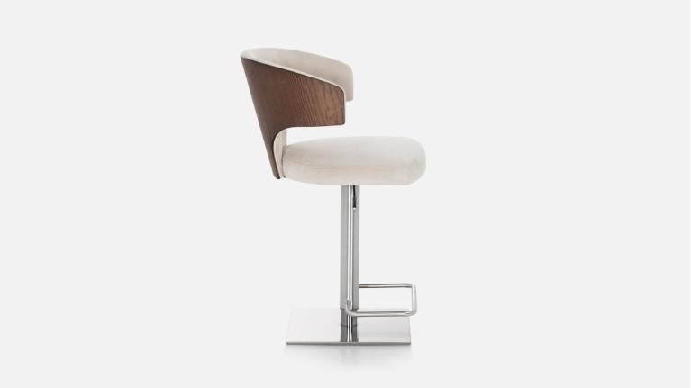 WING bar stool | Play the contemporary card