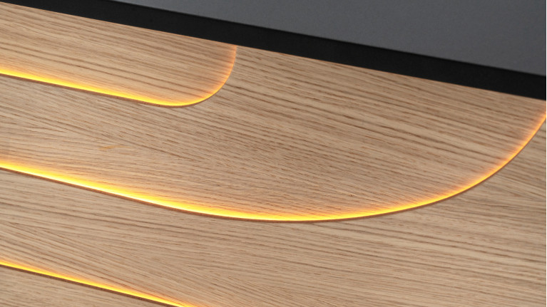Buffet 4 portes NOVA | Chêne et jeu de lumière