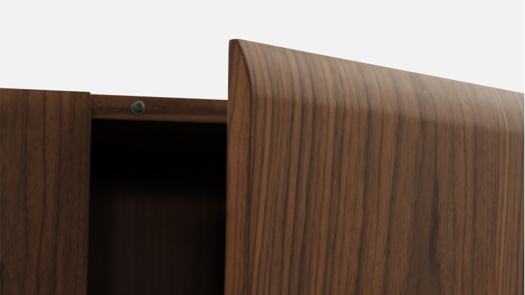 Vitrine 2 portes noyer DOLLY | Éclat discret et raffinement naturel