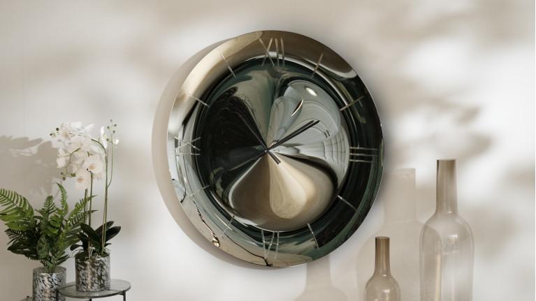 ILLUSION wall mirror clock | Hypnotising