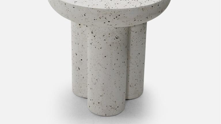 Bout de canapé RITA | Simplicity with a touch of elegance