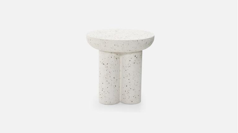 Bout de canapé RITA | Simplicity with a touch of elegance