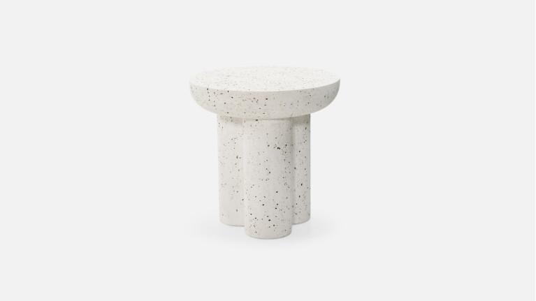 Bout de canapé RITA | Simplicity with a touch of elegance